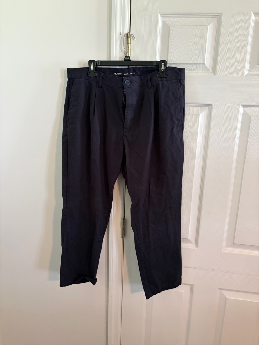 Old Navy Men's Navy Pleated Chinos